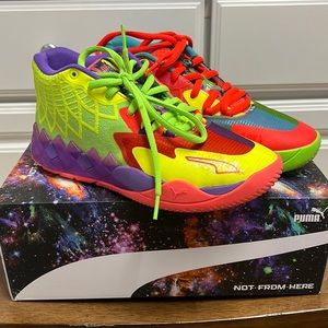 Melo Be You 1 (Used) Size 6C (kids) Like New!! Puma